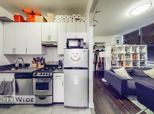 8 W 9th St #2N, New York, NY 10011