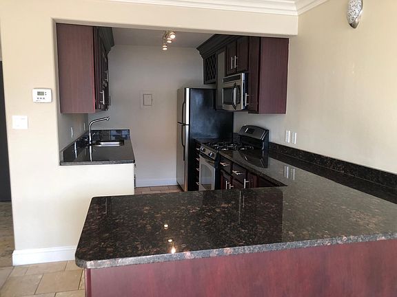 5th image of 700 E 8th St Unit 16F