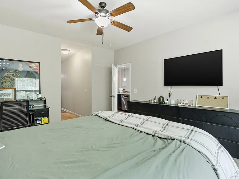 4864 Breeze Way — Photo 18