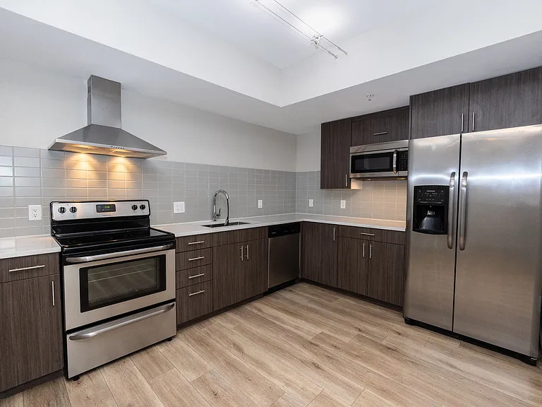 E14 Apartments — Photo 22
