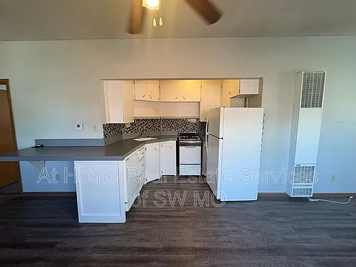 1826 S Sieger Dr Photo 1