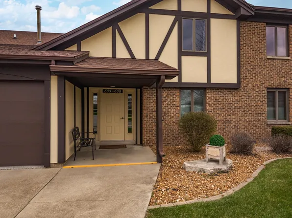 606 Carol Ct #B2, Pontiac, IL 61764