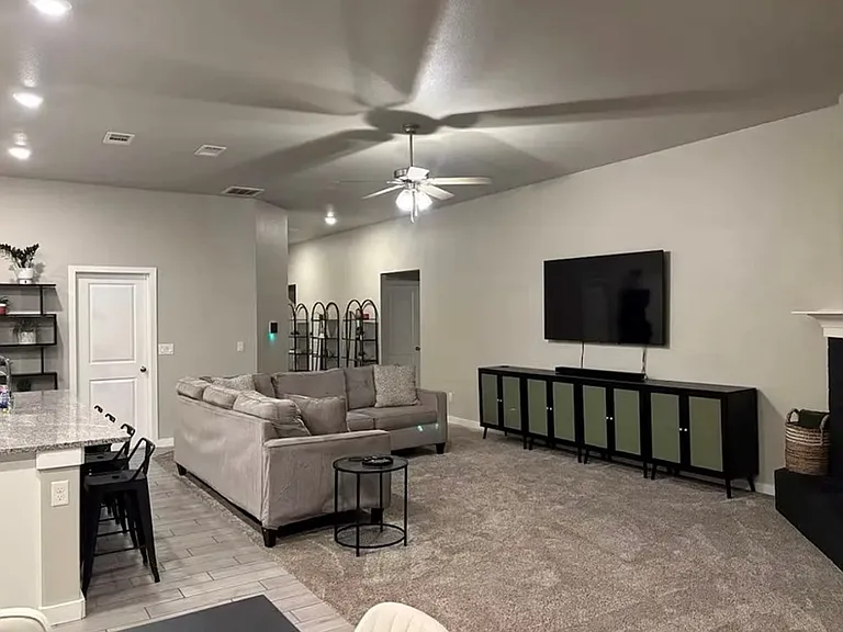 1322 Lantana Ct — Photo 3