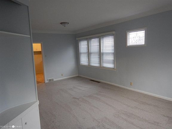 2nd image of 713 Saint Clair St