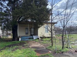 1104 N 15th St, Fort Smith, AR 72901