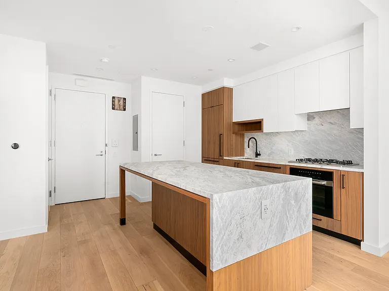 29 Huron St #10DW — Photo 7