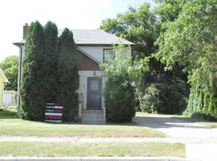 121 9th St SW, Rugby, ND 58368