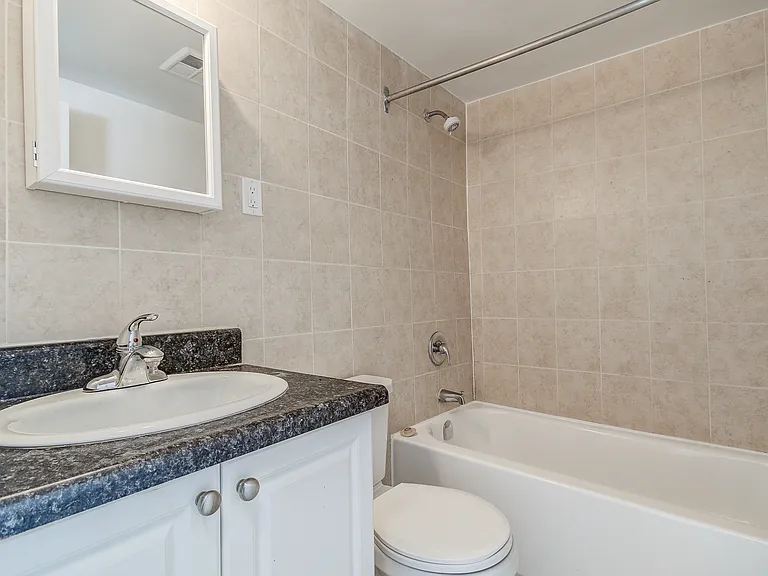 133 Erskine Ave — Photo 14