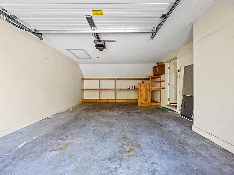 7 Dresden Ct — Photo 20