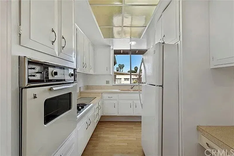 2 bed, 1.0 bath, 1100 sqft, $1,933 — Photo 4