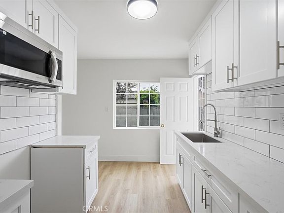 2nd image of 400 E 21st St