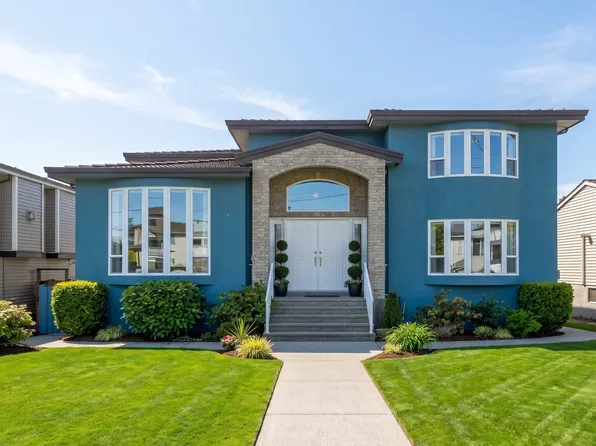 8362 13th Ave, Burnaby, BC
