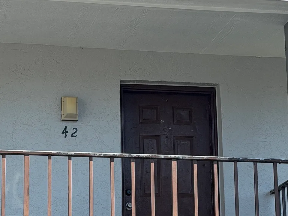 4214 Desoto Ave