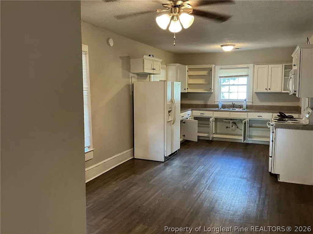 2 bed, 1.5 bath, 1150 sqft, $1,300 — Photo 3