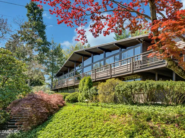 44 Willowmere Ave, Riverside, CT 06878