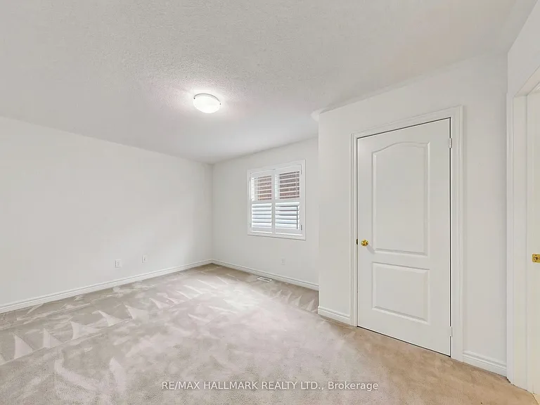 72 Middlecote Dr — Photo 41