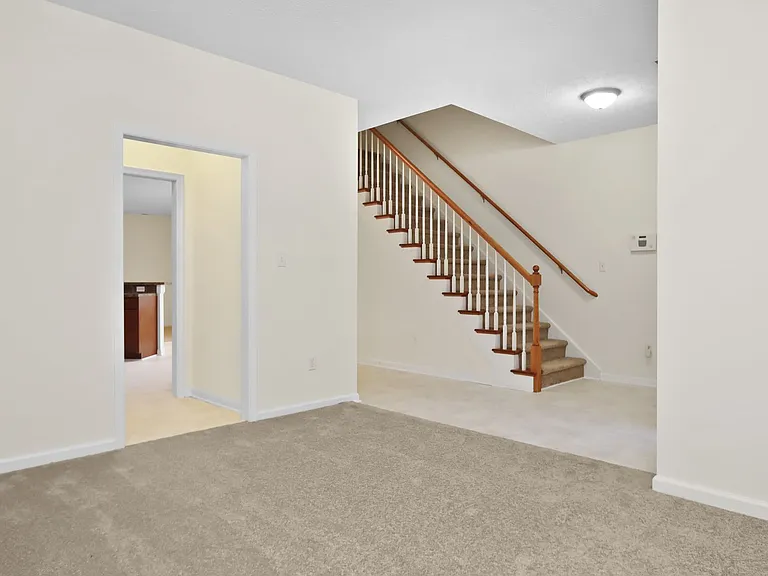 2 Musket Ln — Photo 4