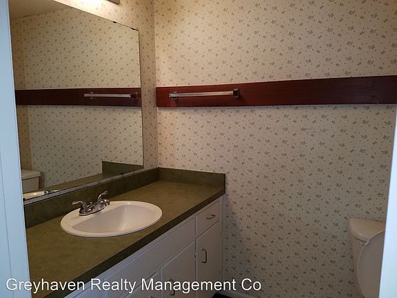 3rd image of 5234 Donlyn Ln #B