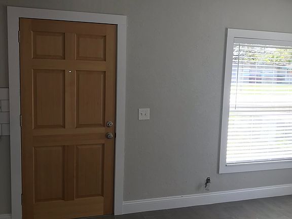 4th image of 1609 Beatrice Dr