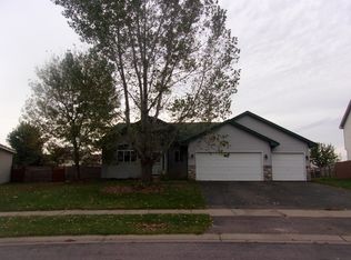 1112 Maplewood Ct SW, Isanti, MN 55040