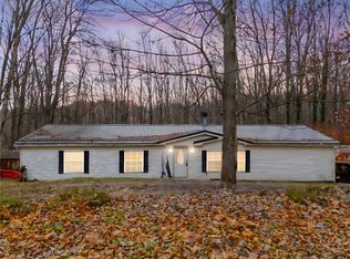 229 Connoquenessing Dr, Evans City, PA 16033