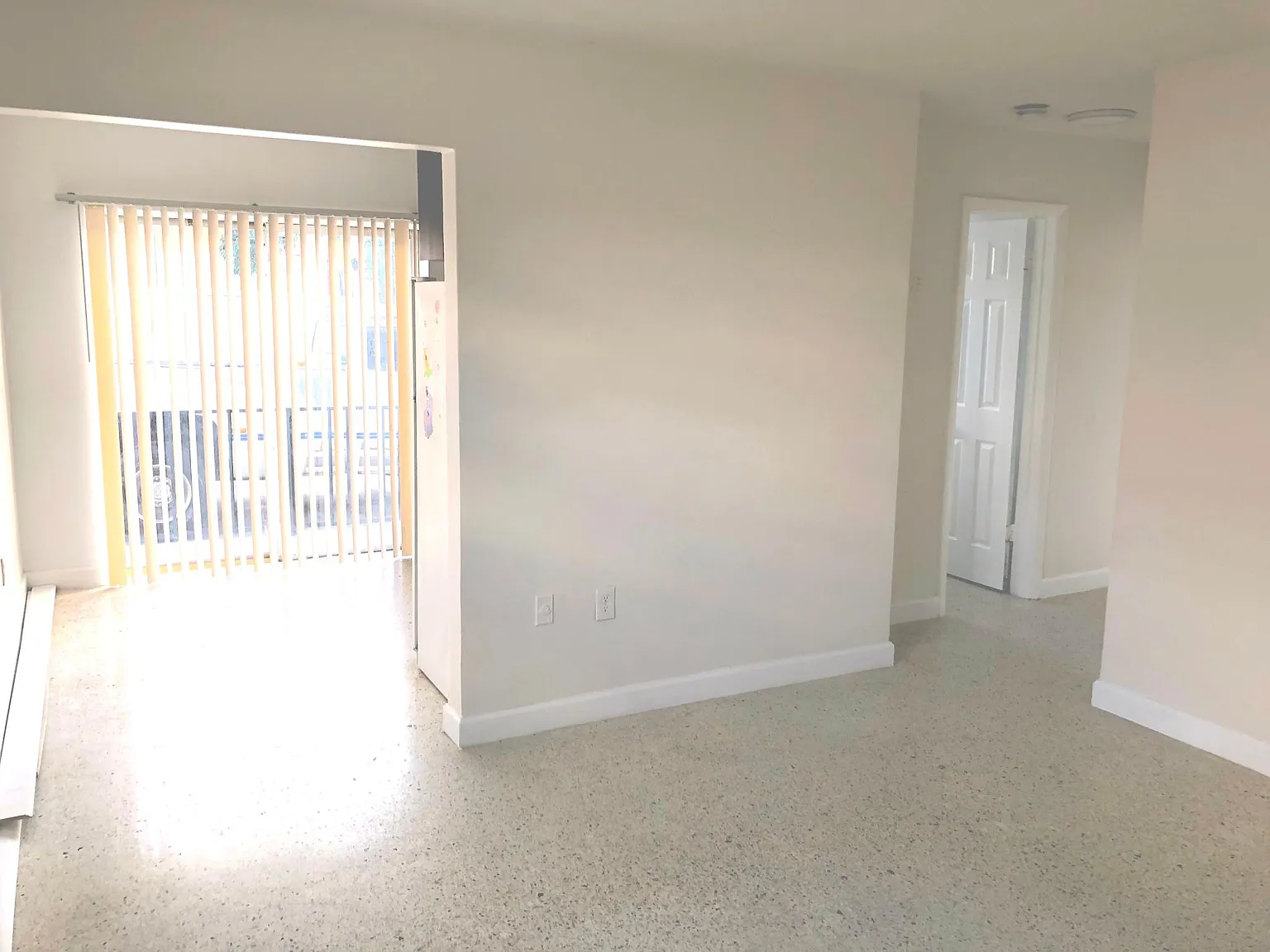 1637 SW 2nd St — Photo 1