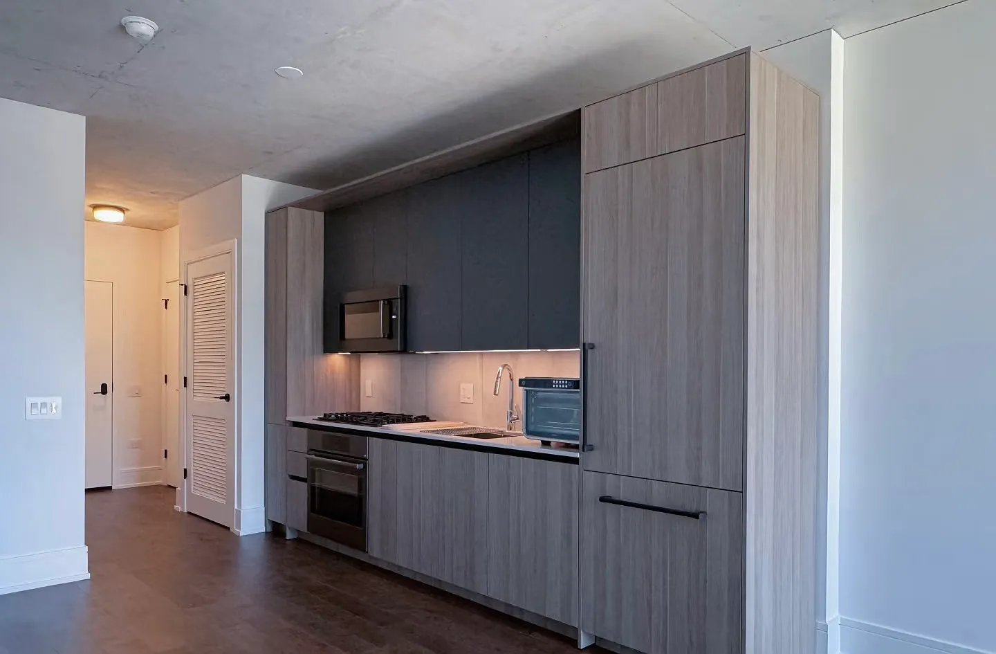 1 bed, 780 sqft, $2,700 — Photo 2