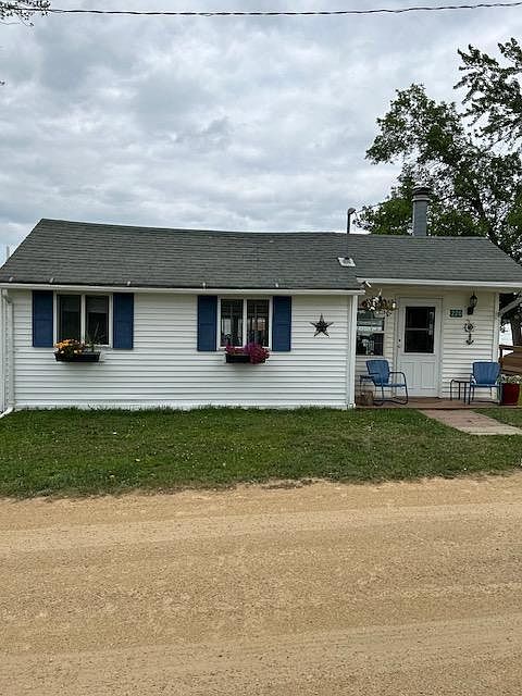 1st image of 220 Clydette Dr