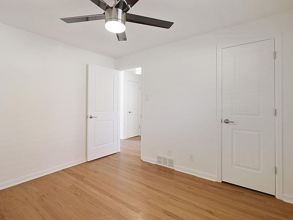 upstairs bedroom 1
