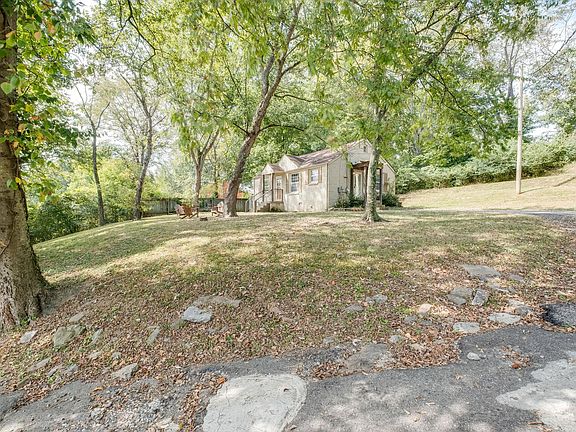 4th image of 3106 Lakeland Dr