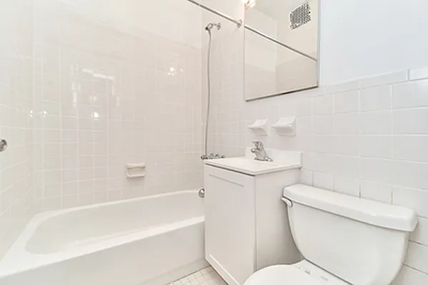 Rented by Living New York | media 12