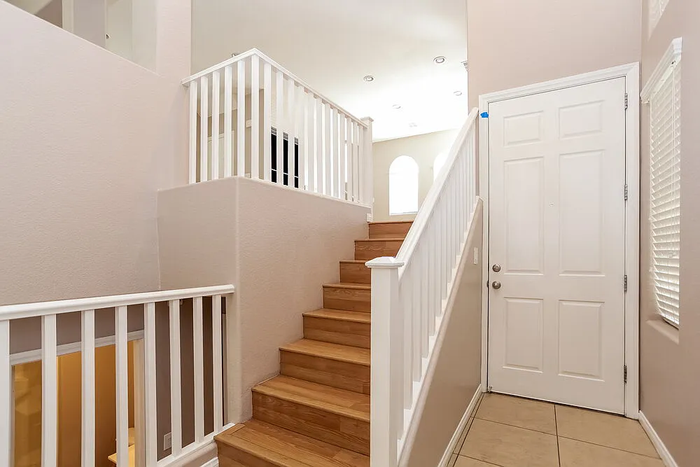 4 bed, 3.0 bath, 1693 sqft, $2,320 — Photo 3
