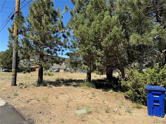 3rd image of 924 Pinon Ln