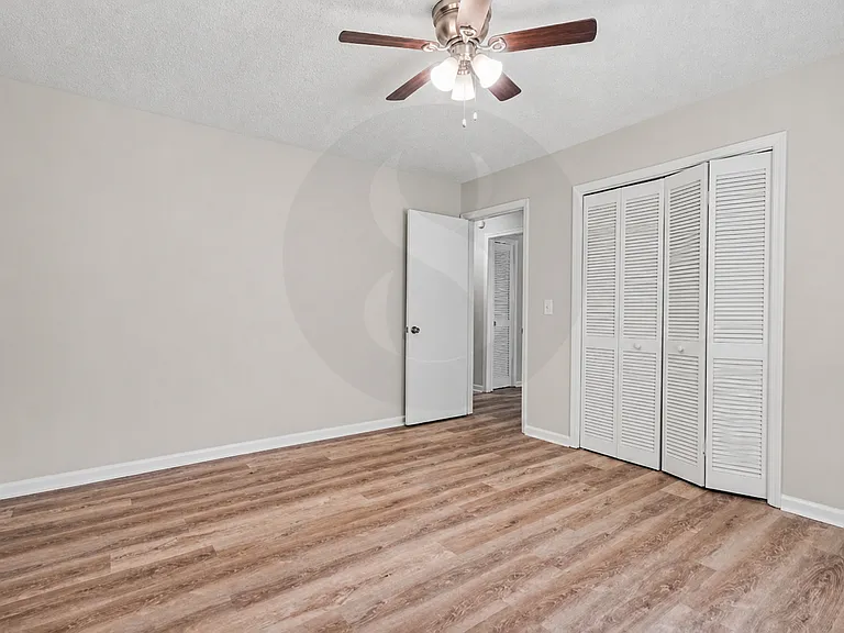 886 Martin Heights Dr #B — Photo 14