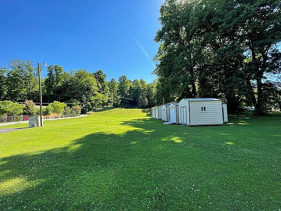 2nd image of 103 Henderson Ct