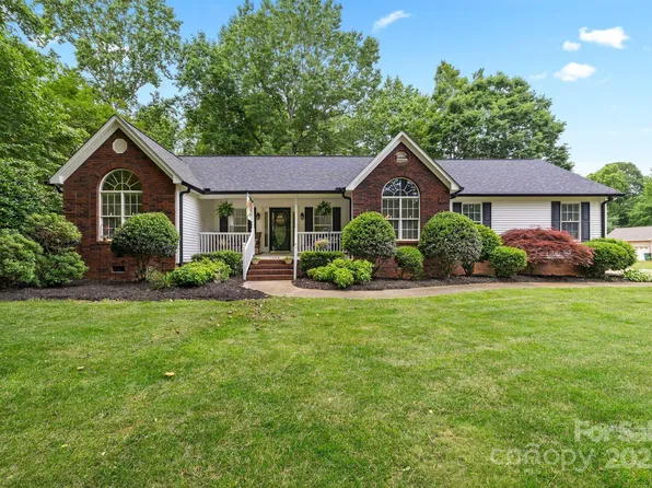 1004 Gracebrook Dr, Salisbury, NC 28147