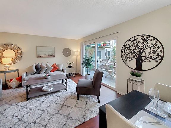 3rd image of 814 N Delaware St APT 204