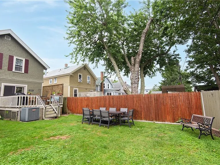 32 Hammond St — Photo 26