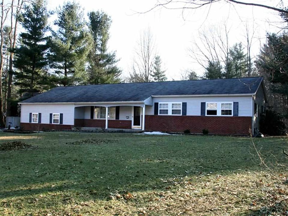 1st image of 10 Huckleberry Ln