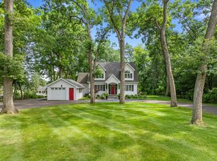 263 Pottawatomi Dr, Fontana, WI 53125