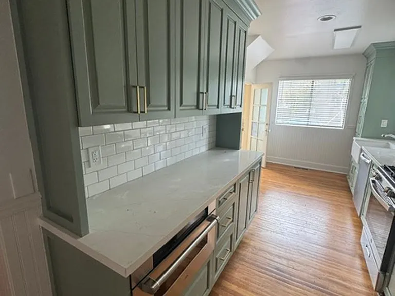 1698 Myrtle Ave — Photo 2