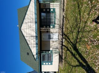 17637 Lincoln Ave, Eastpointe, MI 48021