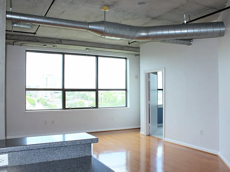 115 W Peachtree Pl NW #505 — Photo 5