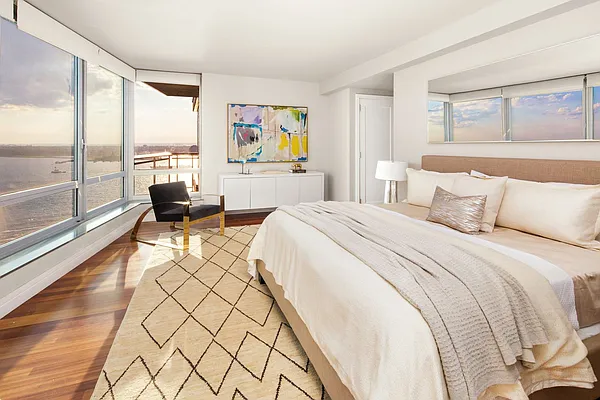 Rented by Compass | media 7