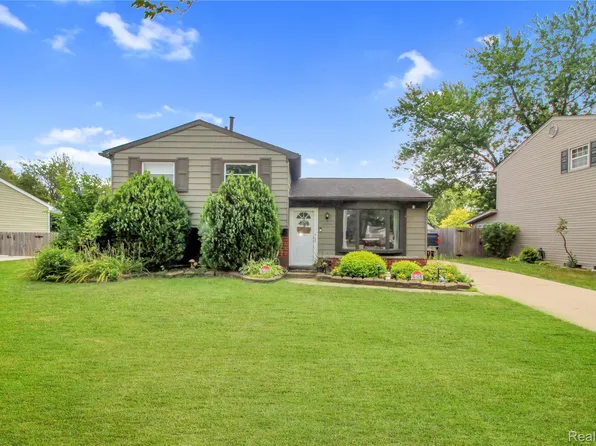 23065 Belton St, Flat Rock, MI 48134
