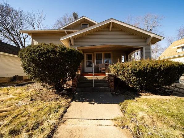 915 S Ottawa Ave, Dixon, IL 61021