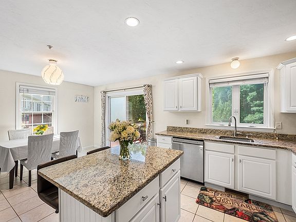 4th image of 100 Nutting Rd Unit C1