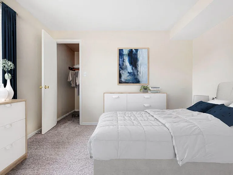 Raintree Island Apartment Homes — Photo 14