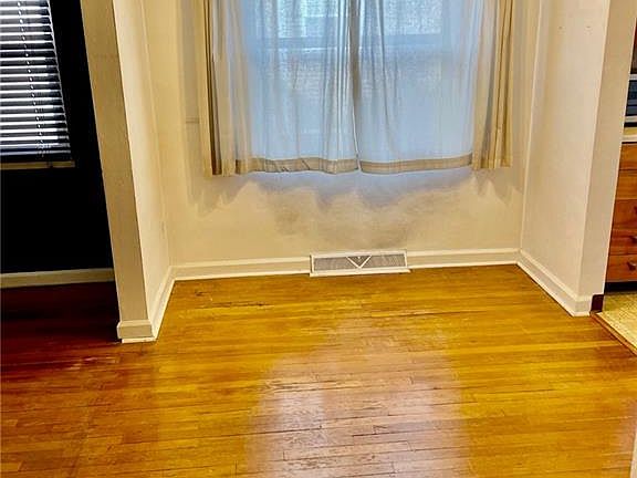 3rd image of 1026 Yorkshire Pl