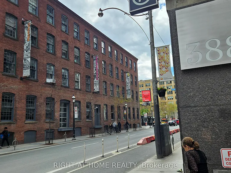 388 Richmond St W #910 — Photo 1